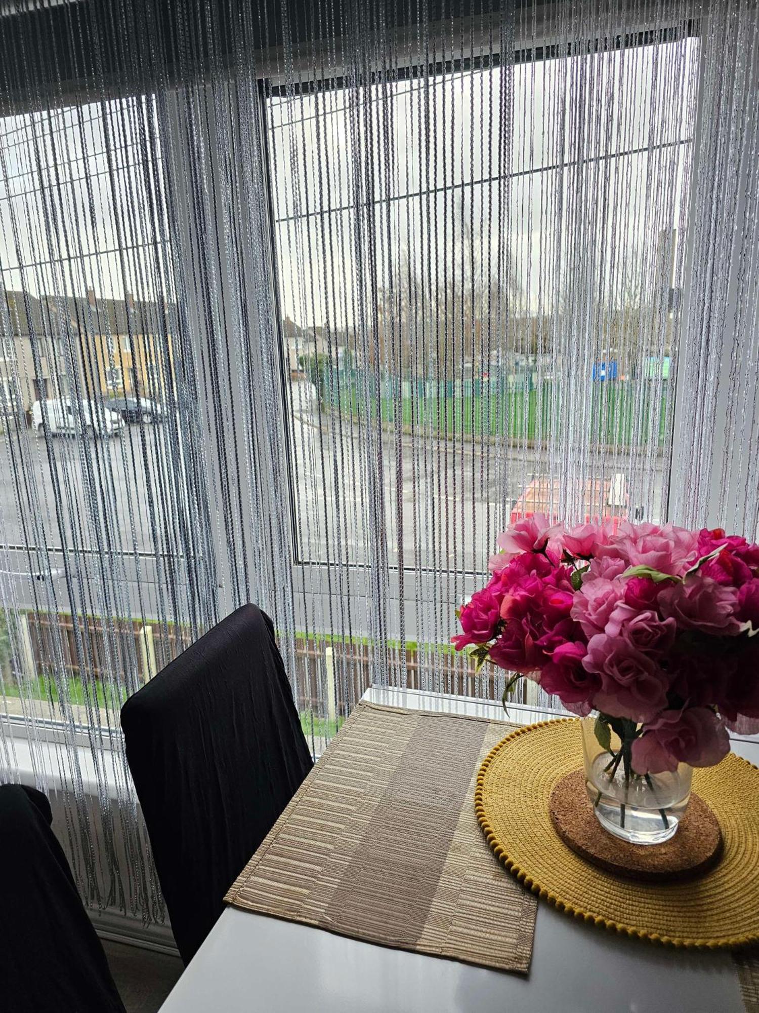 Modern Urban Haven: Stylish Getaway Lejlighed Lisburn Eksteriør billede